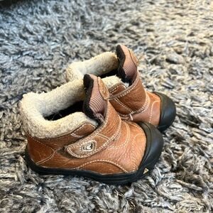 Keen Toddler Winter Boots Sz. 6